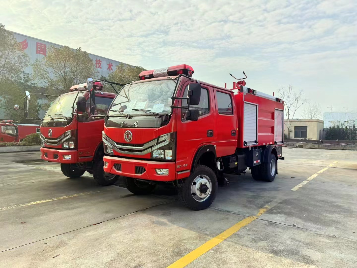 四驅(qū)東風(fēng)4噸水罐消防車