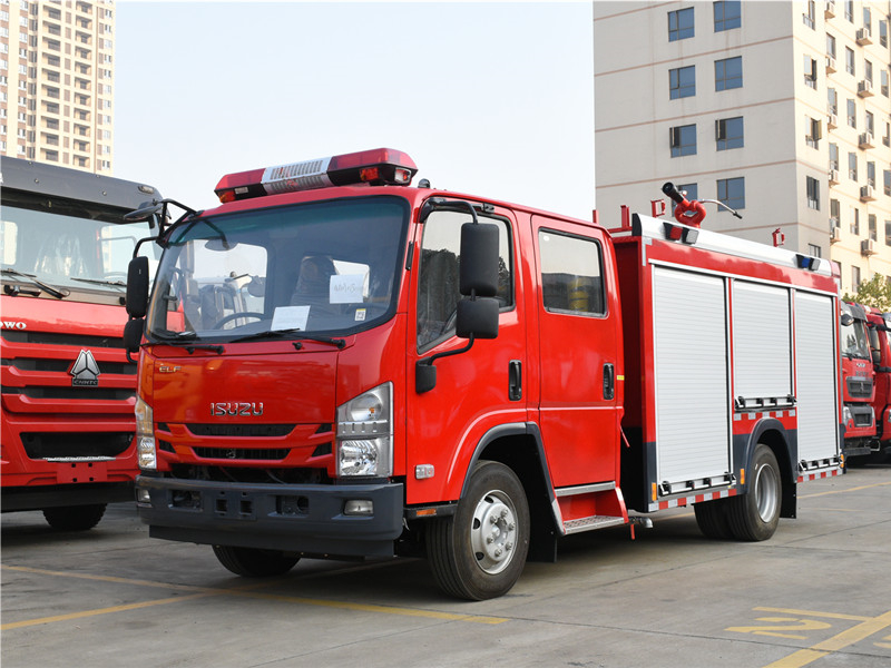 五十鈴3.5噸水消防車