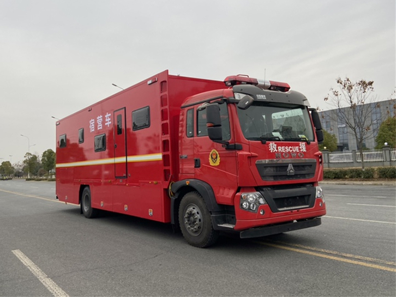 重汽豪沃后勤保障宿營車