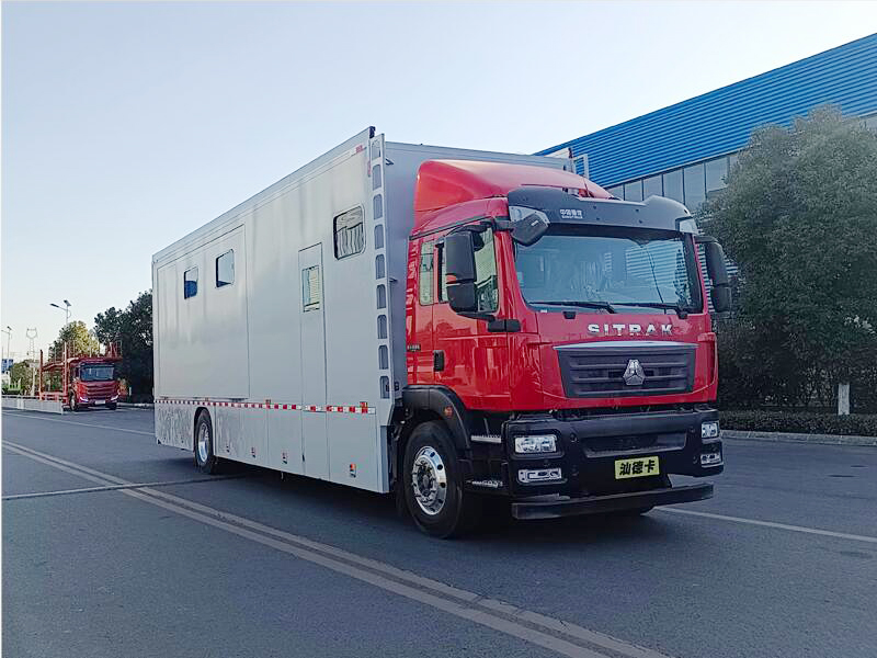 重汽汕德卡擴(kuò)展式宿營車